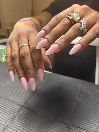 Soft pink manicure set